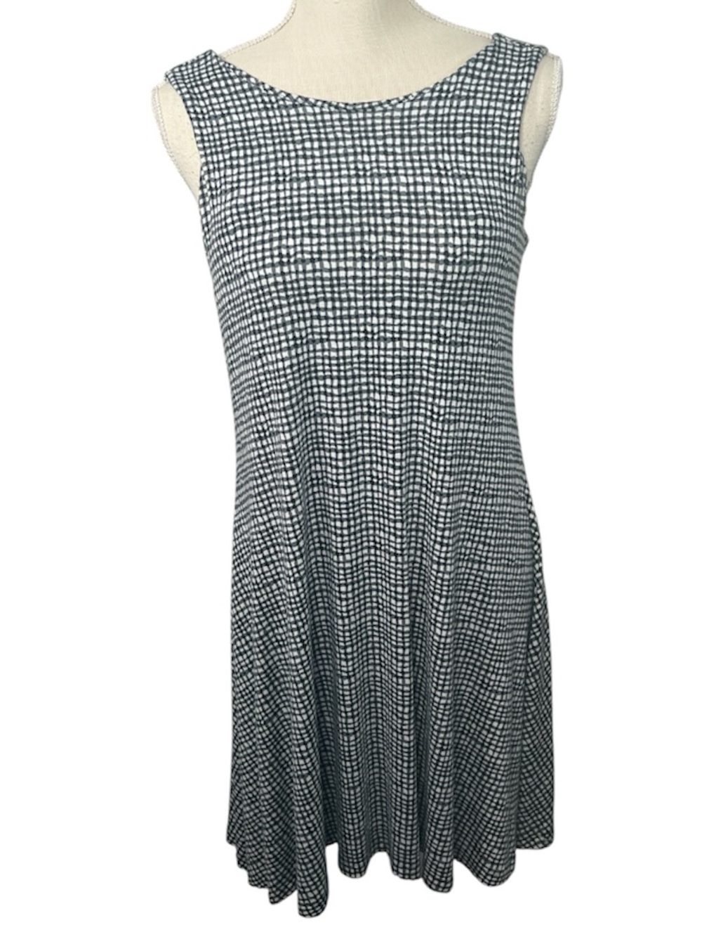 Women’s Black & White Gingham Sleeveless Swing Dress Medium